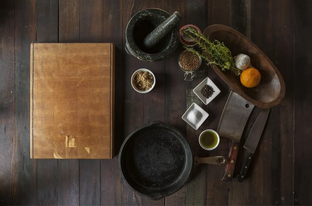 Cast Iron vs. Stainless Steel Skillets: Which One Belongs in Your Kitchen?